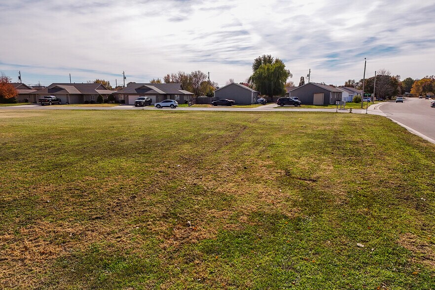More Photos Of 1+/- Acre on Marcella & Huehl, Salina Land For Sale