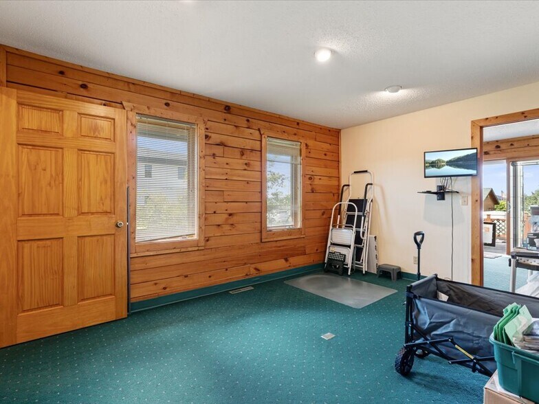 More Photos Of 1435 Anne St NW, Bemidji Office For Sale