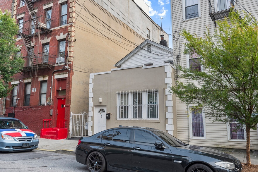 More Photos Of 742 E 214th St, Bronx Land For Sale