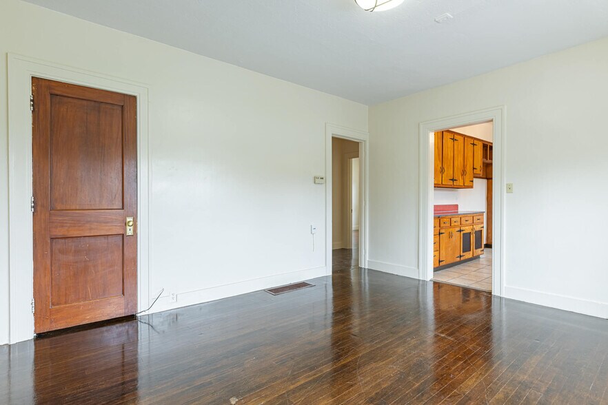 More Photos Of 3000 E 3rd St, Dayton Storefront Retail Residential For Sale