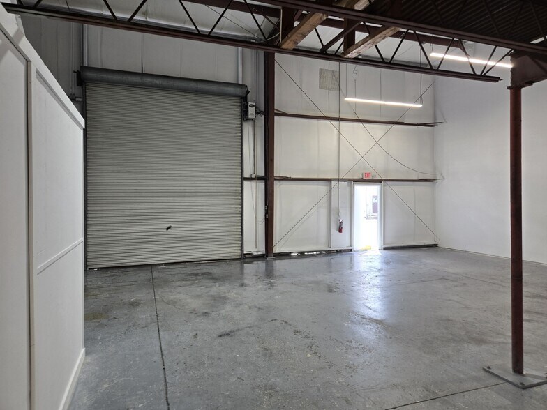 More Photos Of 10830 Canal St, Seminole Unknown For Lease