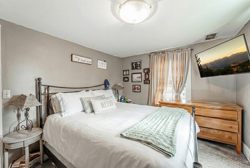 More Photos Of 419 Olive St, Branchburg Restaurant For Sale