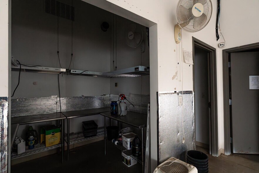 More Photos Of 2831 59th Ln, Boone Specialty For Sale