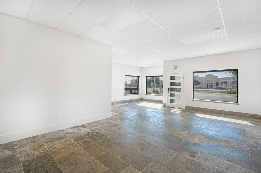 More Photos Of 10342 Old Redwood Hwy, Windsor Warehouse For Sale