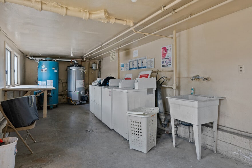 More Photos Of 2131 N Cahuenga Blvd, Los Angeles Apartments For Sale