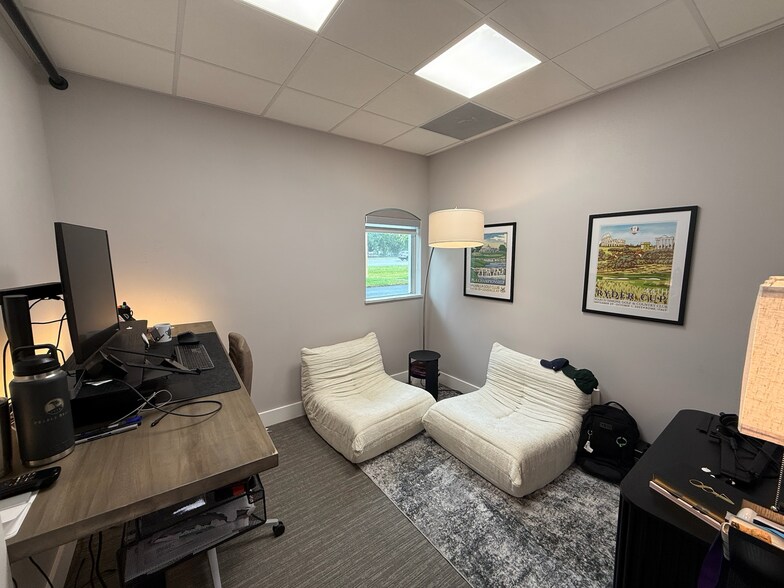 More Photos Of 2856-2868 University Pky, Sarasota Medical For Lease