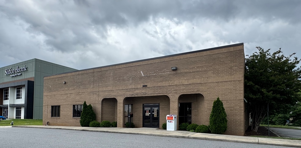More Photos Of 3001 S Elm Eugene St, Greensboro Warehouse For Lease