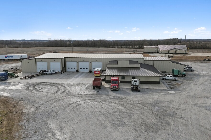 More Photos Of 25137 Outer Road 27, Wayland Auto Repair For Lease