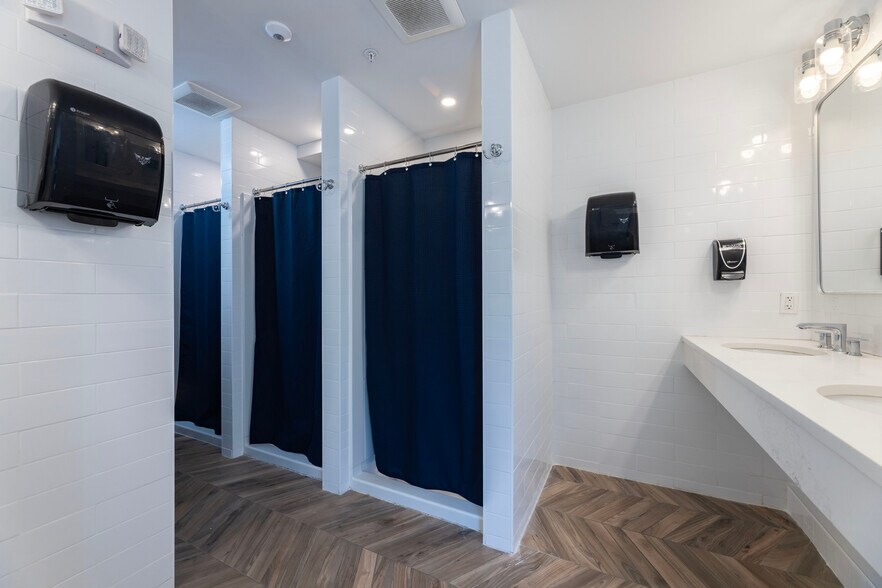 More Photos Of 85 Ocean Ave, New Shoreham Restaurant For Sale