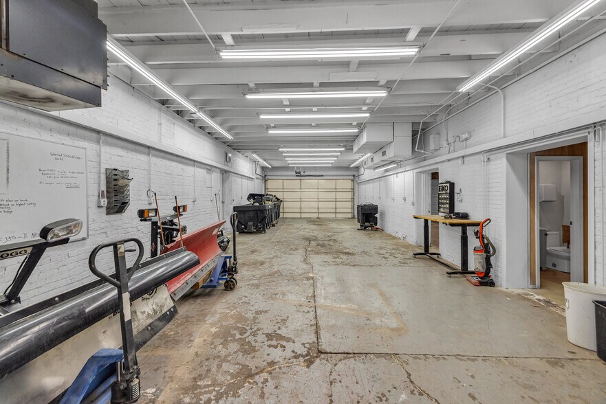 More Photos Of 2439 E Admiral Pl, Tulsa Manufacturing For Sale