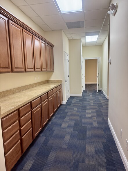 More Photos Of 2523-2525 Seven Springs Blvd, New Port Richey Medical For Lease