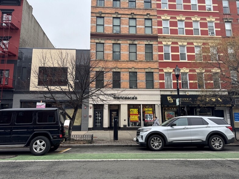 More Photos Of 318 Washington St, Hoboken Apartments For Lease