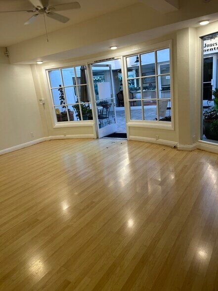 More Photos Of 307-309 Marine Ave, Newport Beach Storefront For Lease