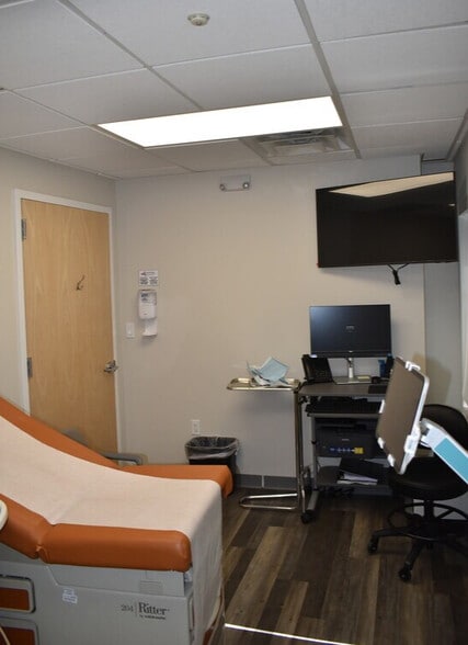 More Photos Of 118 N Country Rd, Port Jefferson Medical For Sale