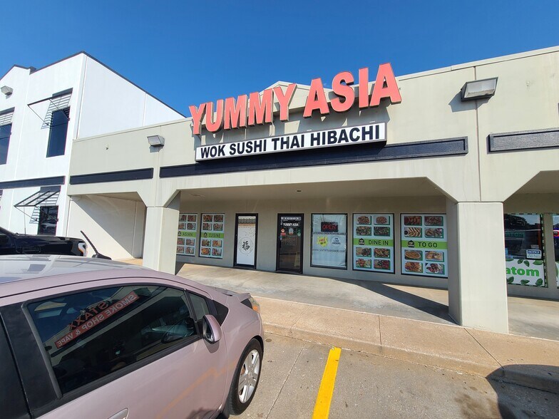 More Photos Of 11001-11013 S Memorial Dr, Tulsa Unknown For Lease