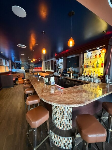 More Photos Of 76 E 3rd Ave, San Mateo Bar For Lease
