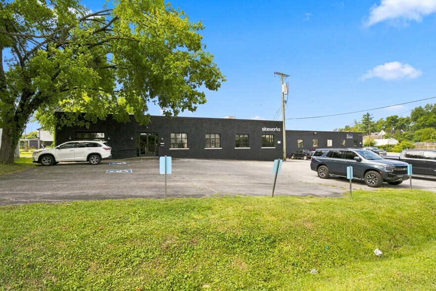 More Photos Of 6115 Robertson Ave, Nashville Warehouse For Lease