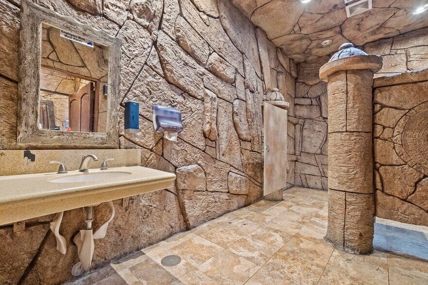 More Photos Of 200 N J St, Tulare Restaurant For Lease