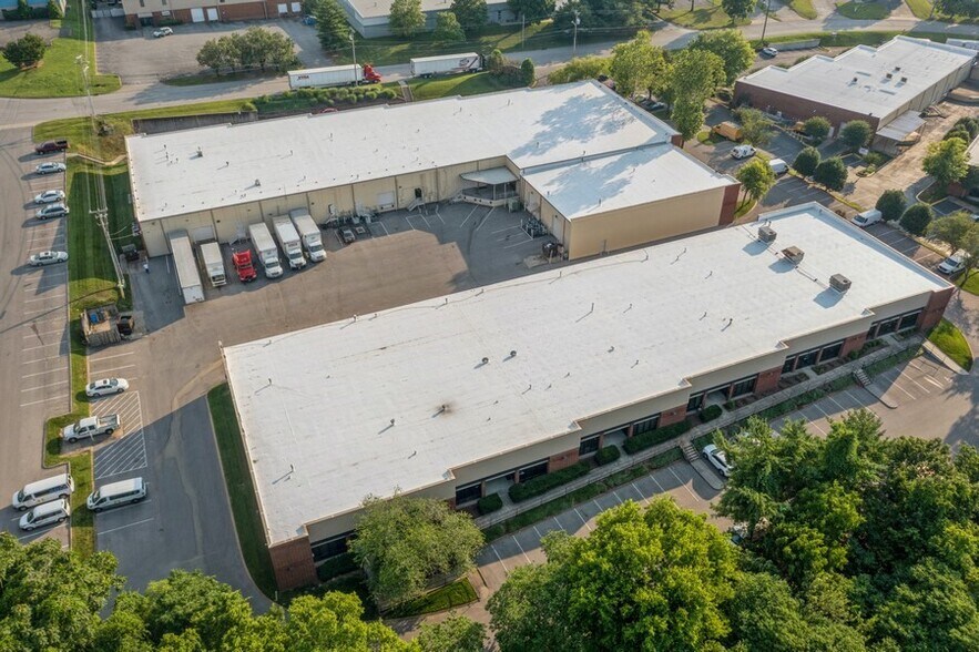 More Photos Of 830 Fesslers Pky, Nashville Light Distribution For Lease