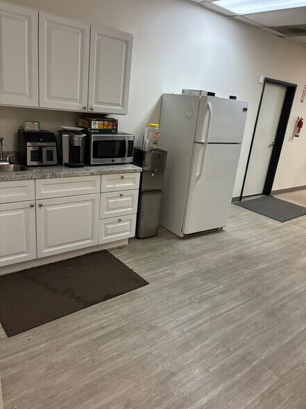 More Photos Of 10312 Norris Ave, Pacoima Unknown For Lease