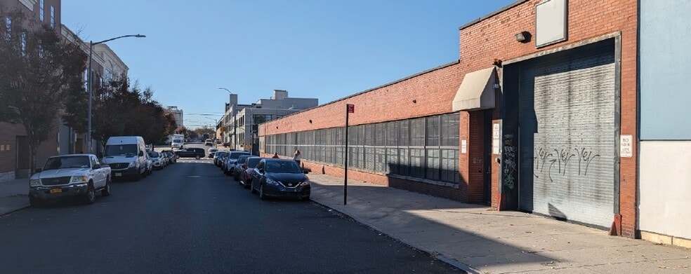 More Photos Of 32-33 47th Ave, Long Island City Warehouse For Lease