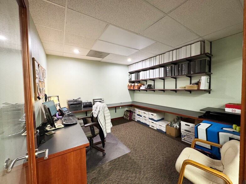 More Photos Of 3316 Fuhrman Ave E, Seattle Office For Lease