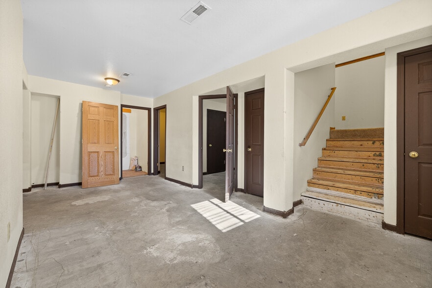 More Photos Of 306 Hillview Dr, Box Elder Office For Sale