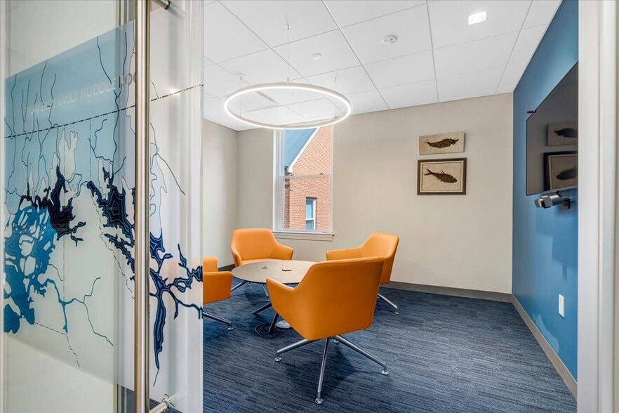 More Photos Of 4220 King St, Alexandria Office For Sale