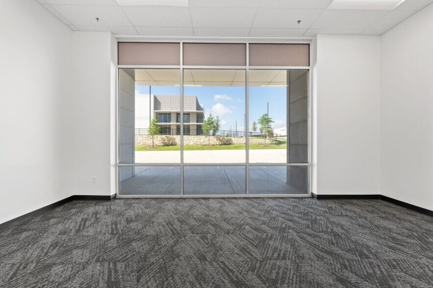 More Photos Of 3212 E Pecan St, Pflugerville Unknown For Lease