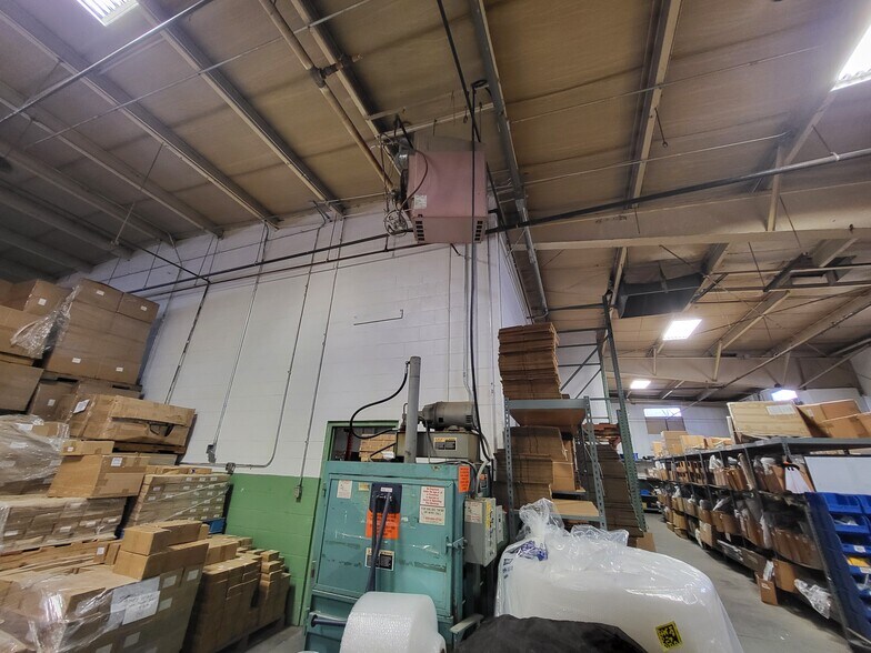 More Photos Of 516 Adele Ave, Joplin Distribution For Sale