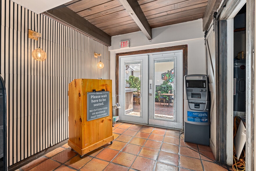 More Photos Of 22 Hypolita St, Saint Augustine Restaurant For Sale