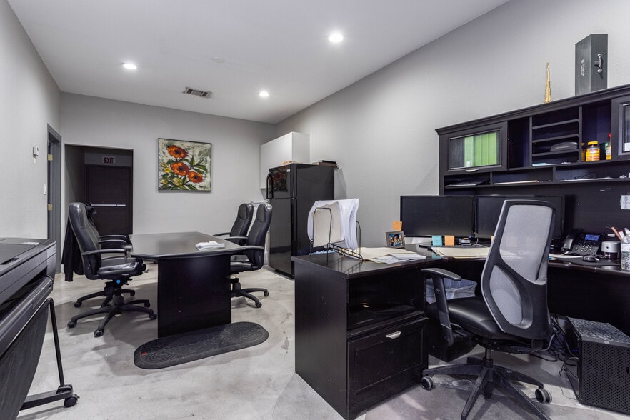 More Photos Of 669 Arroyo St, San Fernando Manufacturing For Sale