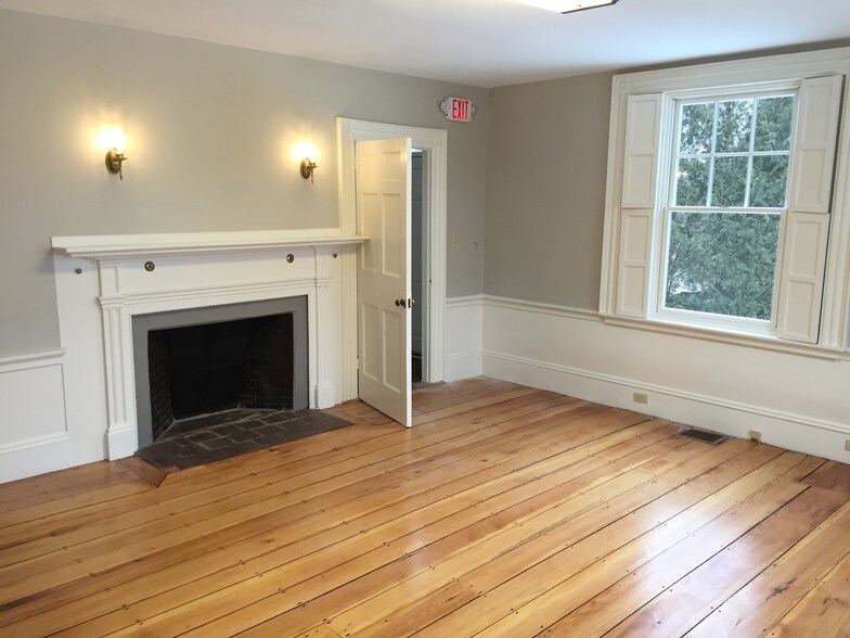 More Photos Of 510 Main St, Gorham Office For Lease