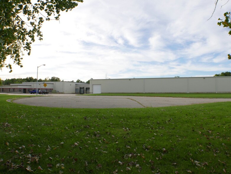 More Photos Of 2125 Redman Dr, Alma Distribution For Sale