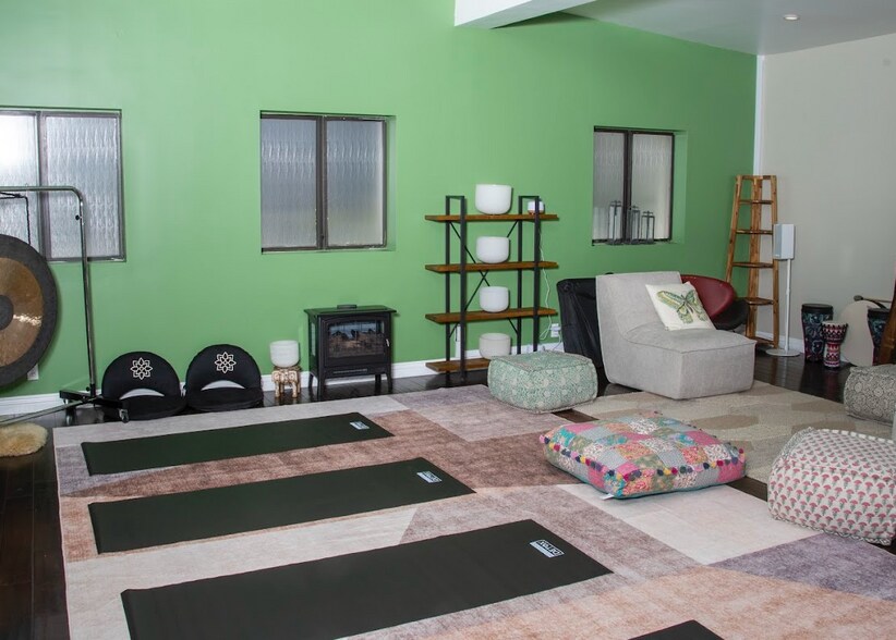 More Photos Of 1776 N Highland Ave, Los Angeles Office For Lease