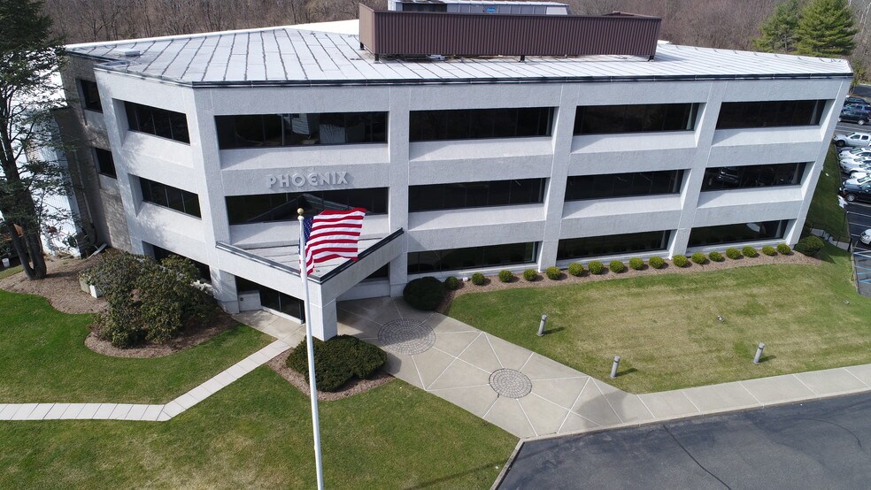 More Photos Of 107 Beaverbrook Rd, Lincoln Park Flex For Lease