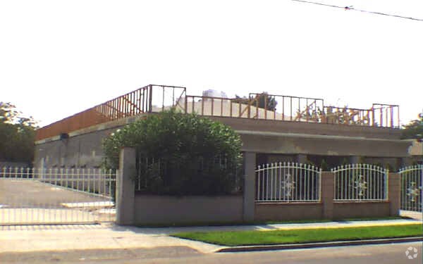 Primary Photo Of 1139 W 6th St, San Bernardino Freestanding For Sale