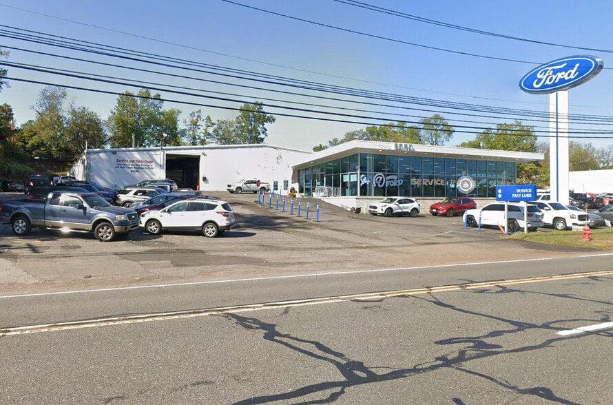 Primary Photo Of 1200 State Rt 27, Colonia Auto Dealership For Sale