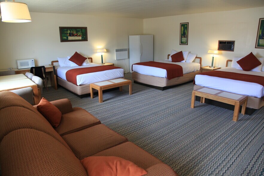 More Photos Of 227 N Hwy 89, Hatch Hotel For Sale