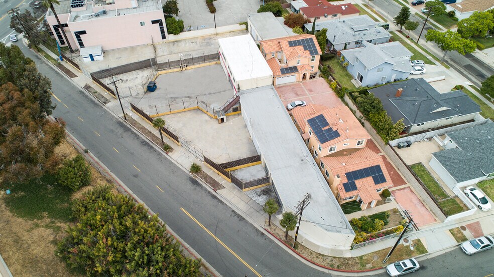 More Photos Of 3977 W 171st St, Torrance Service For Sale