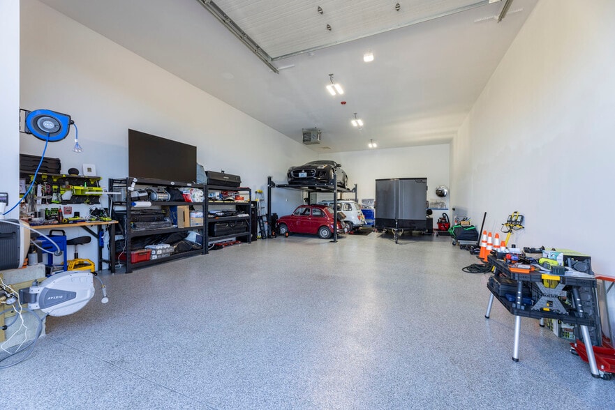 More Photos Of 597 South County Trl, Exeter Flex For Sale