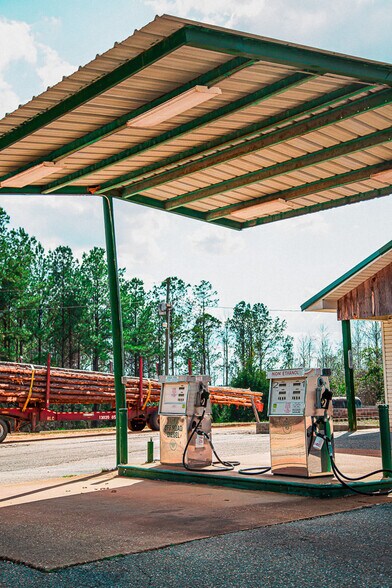 More Photos Of 2777 Hwy 83, Evergreen Service Station For Sale