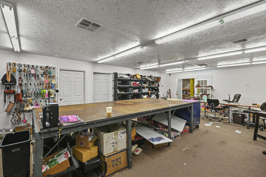 More Photos Of 20204 Schiel Rd, Cypress Warehouse For Sale