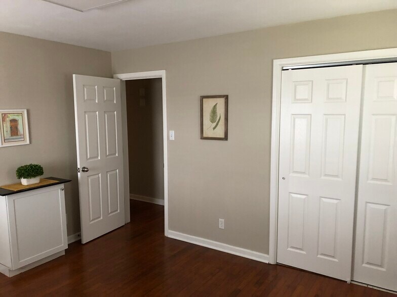 More Photos Of 7662 US 31 S, Indianapolis Office Residential For Sale