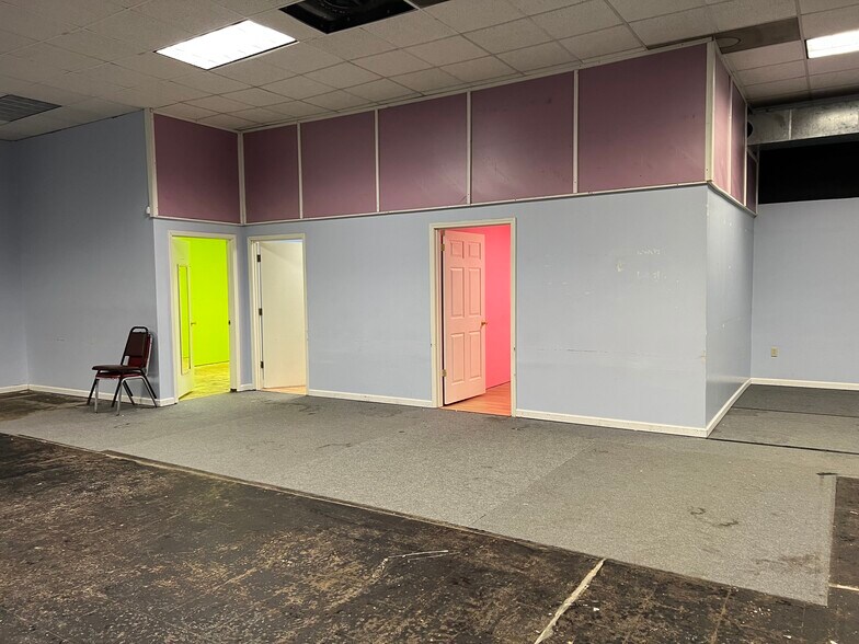 More Photos Of 3907 SW Burlingame Rd, Topeka Office For Sale