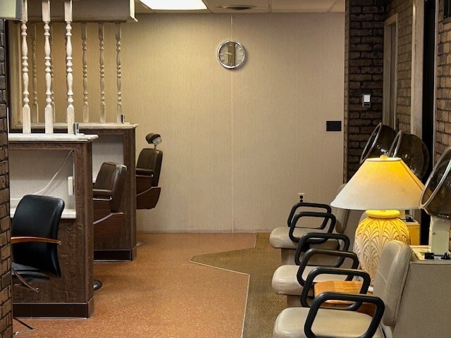 More Photos Of 640 5th Ave, Troy Specialty For Sale