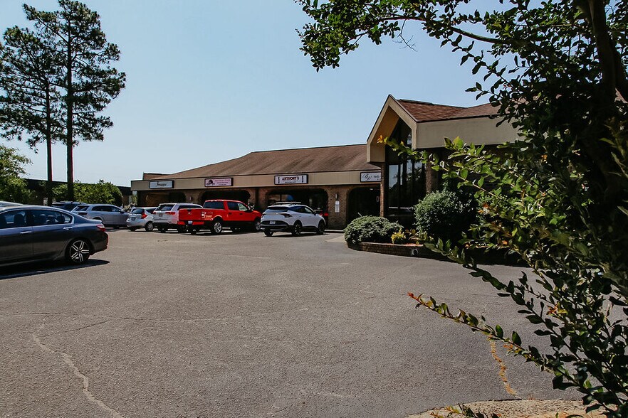 More Photos Of 206-216 Commerce Ave, Southern Pines Unknown For Lease