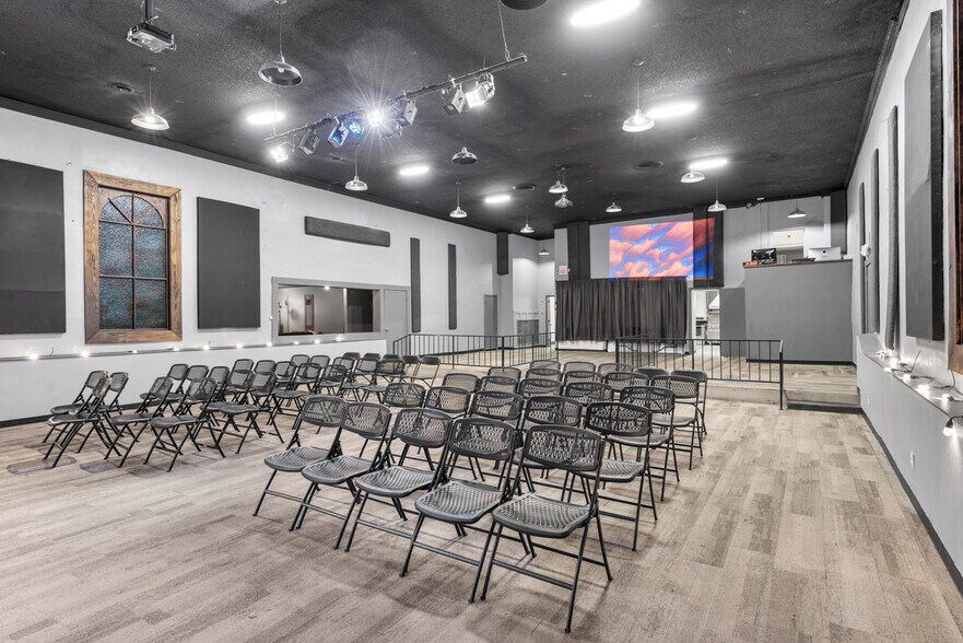 More Photos Of 310 Coles Ferry Pike, Lebanon Religious Facility For Sale