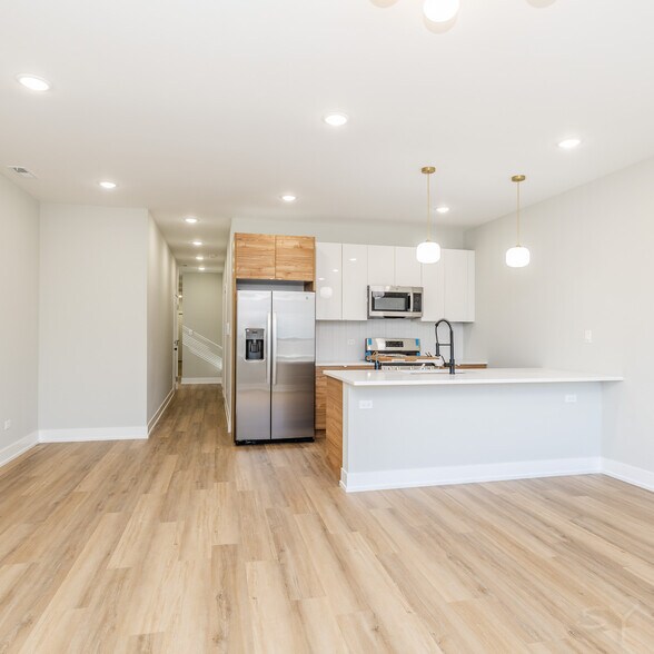 More Photos Of 6220 S King Dr, Chicago Multifamily For Sale