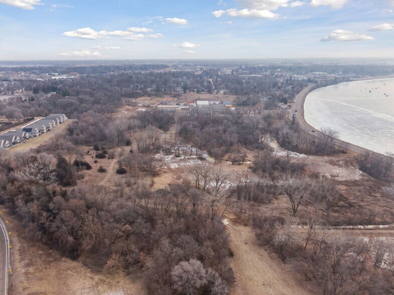 More Photos Of xxx Lake Blvd, Buffalo Apartments For Sale